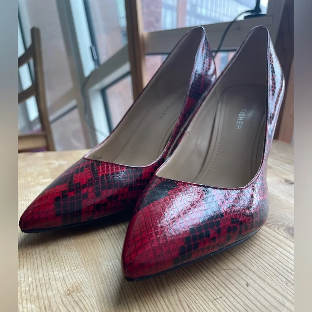 Marc Fisher Red Snakeskin Viviene Block Heel Pumps - Picture 10 of 16